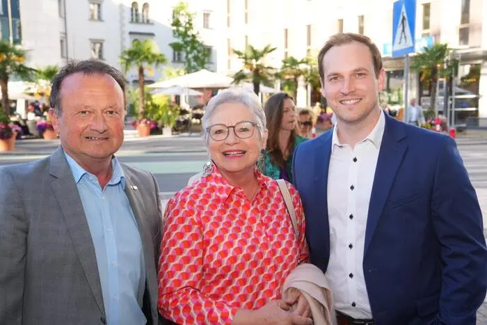 Es stellten sich viele Gratulanten ein