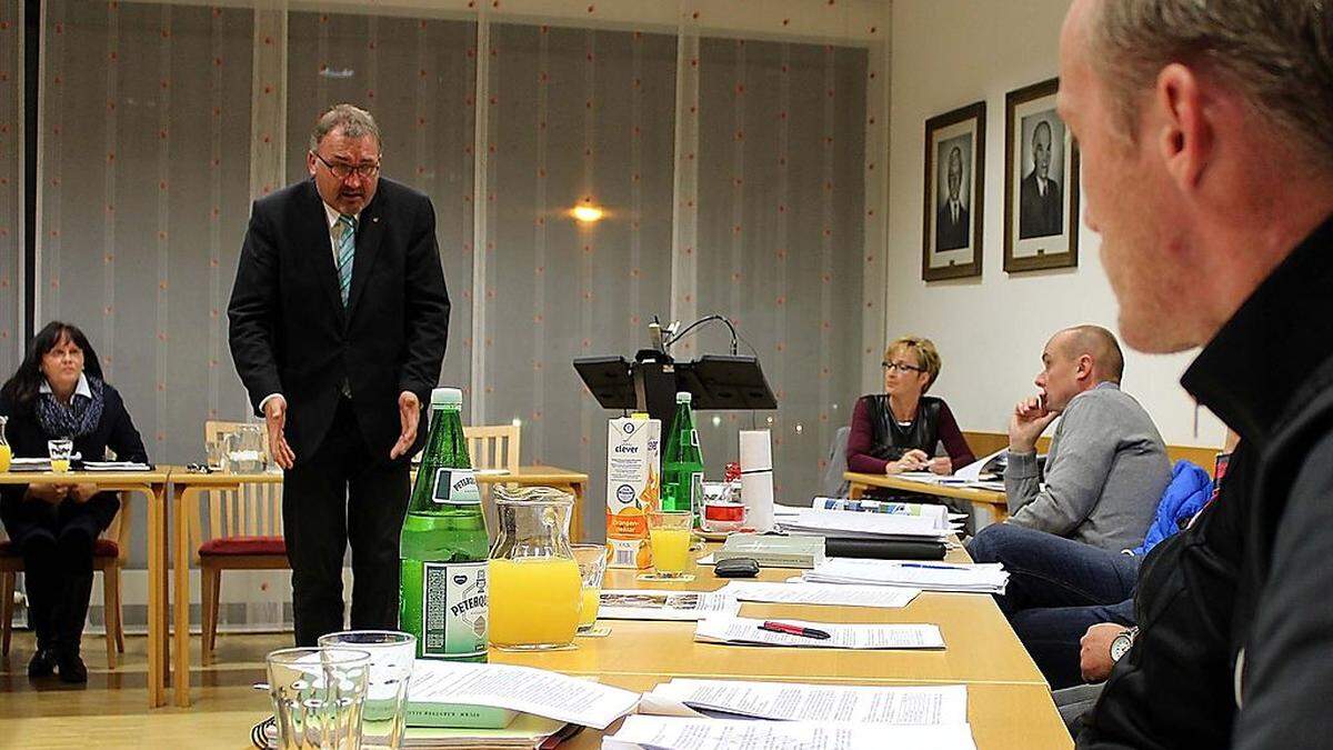 Bei der vorletzten Gemeinderatssitzung in Sittersdorf ging es recht turbulent zu