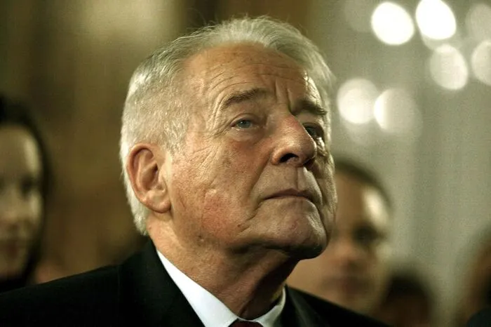 Der frühere Außenminister wurde 1993 wegen falscher Zeugenaussage im Zuge der Lucona-Affäre verteilt und musste eine Strafe von 450.000 Schilling (32.703 Euro) berappen.