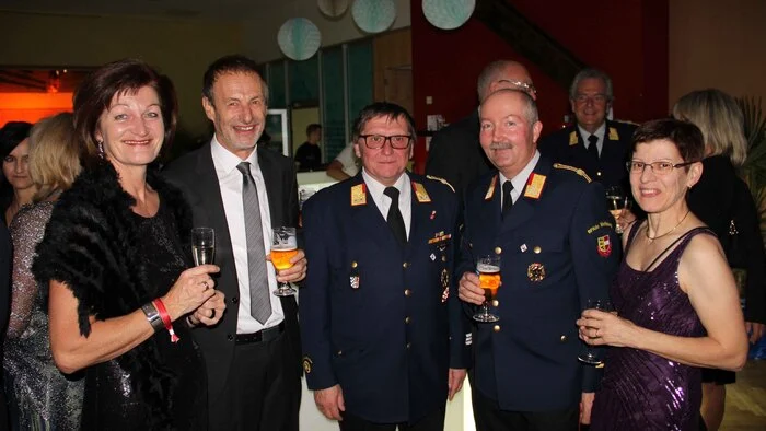 Heuer war es wieder soweit. Die Bezirksstelle Wolfsberg des Roten Kreuzes lud am Samstagabend zur Ballnacht ins Kuss. Diesem Ruf gefolgt sind zahlreiche Tanz- und Ballbegeisterte, die sich an der Musik der bekannten Gruppe "Steirerbluat" erfreuten.