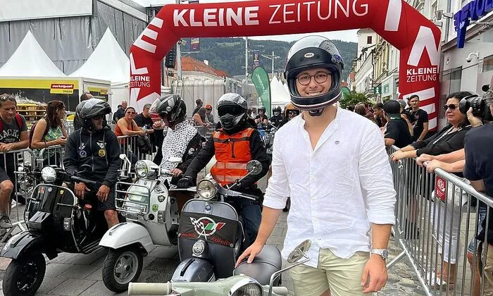Die Vespas starten am Samstag um 11 Uhr von der Paradestraße nach Trofaiach