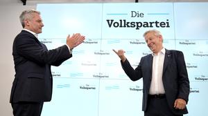 Erleichterung trotz eines massiven Minus: Kanzler Nehammer und ÖVP-Spitzenkandidat Lopatka