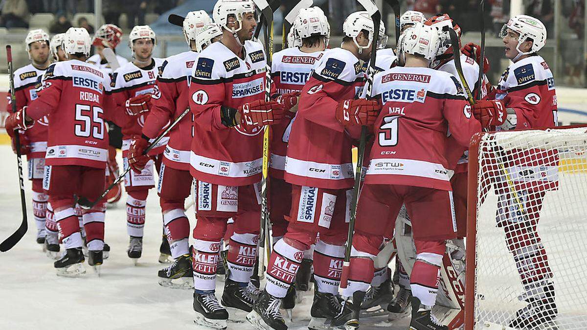 Zusammengeschweißte Truppe. Der KAC bleibt auf der Siegstraße