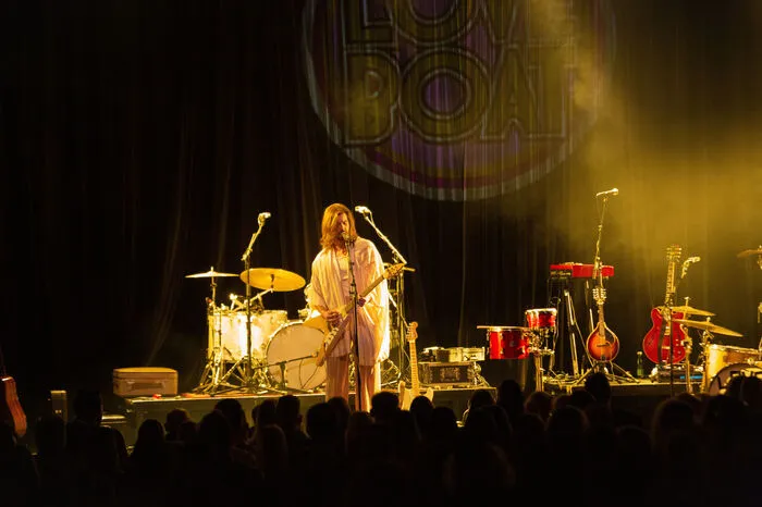 Den Abend eröffnete die junge Band "Loveboat". Sie hielt eine bunte Mischung aus Rock, Pop und Indie-Musik für das Publikum bereit.