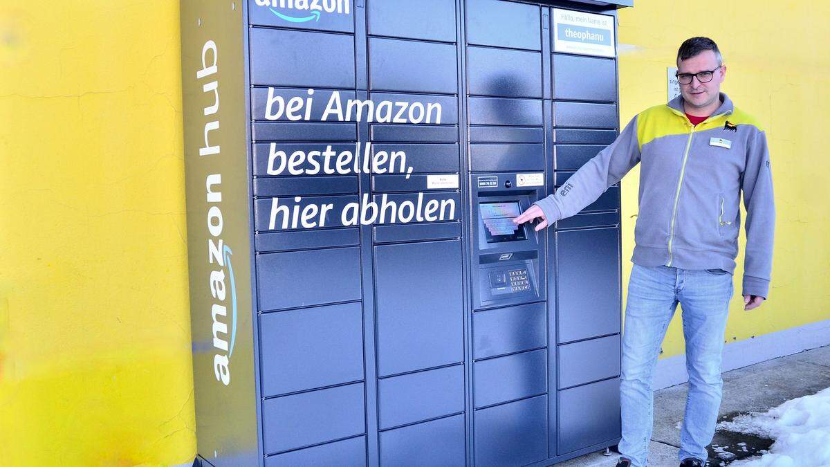 Eni-Pächter Daniel Fankhauser mit dem Amazon-Locker. Er will sich auch um die Post-Partnerschaft bemühen