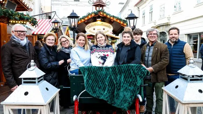 „Family Business“: Familie Rüdiger sorgt am Südtirolerplatz für das Wohl der Adventmarktbesucher