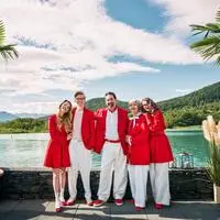 XXXLutz-Werbe-Figuren der „Familie Putz“ am Wörthersee