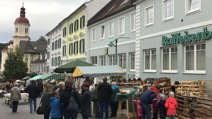 Trotz des mürrischen Wetters war der zweite Birkfelder Markttag wieder ein voller Erfolg. 