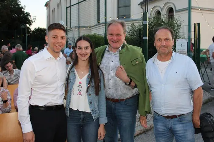 Unter den Gästen waren die Bürgermeister Erwin Dirnberger und Lukas Vogl sowie Pfarrer Adolf Höfler.