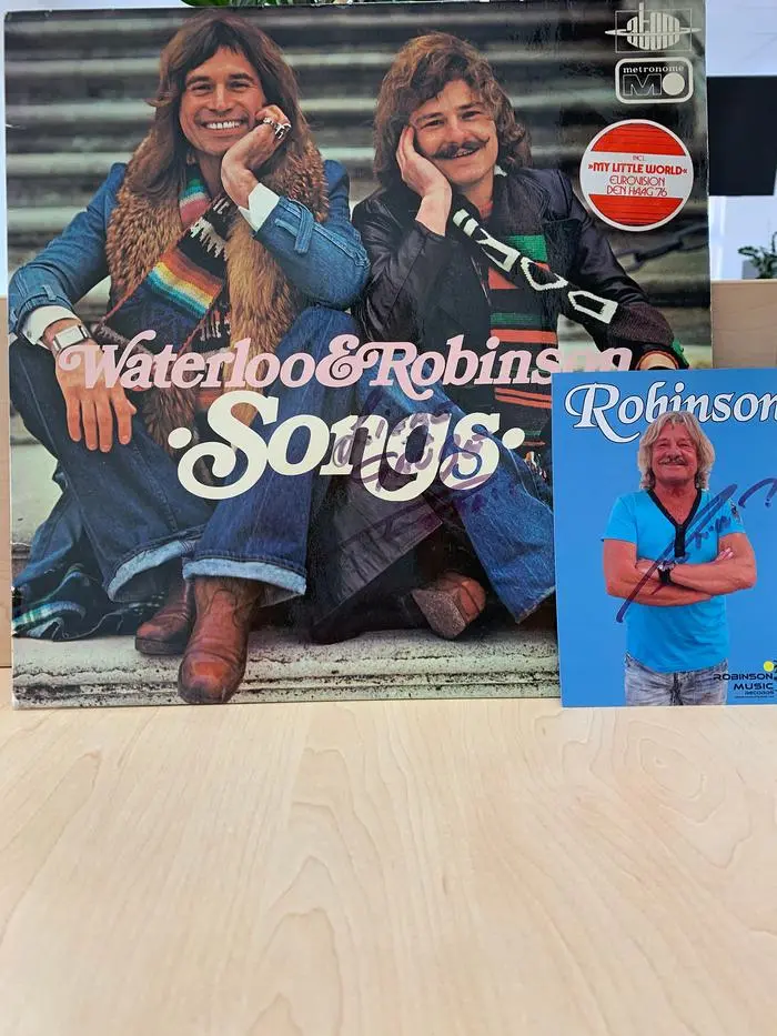 Diese Platte samt Autogrammkarten könnte schon bald Ihnen gehören