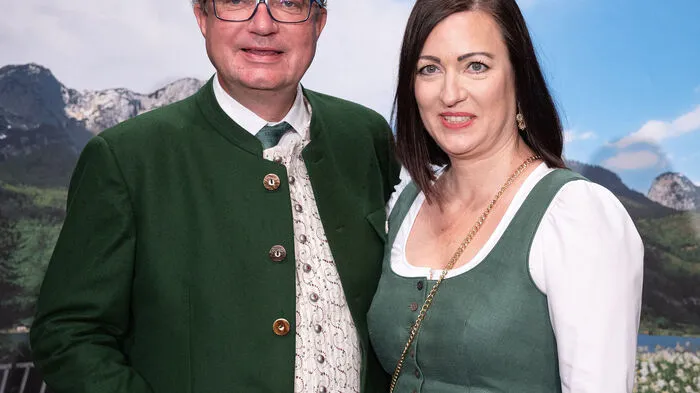 Landeshauptmann Christopher Drexler mit seiner Frau Iris