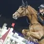 In Doha, wo zwei Pferde eines deutschen Reiters positiv getestet wurden, ist auch der Österreicher Max Kühner am Start