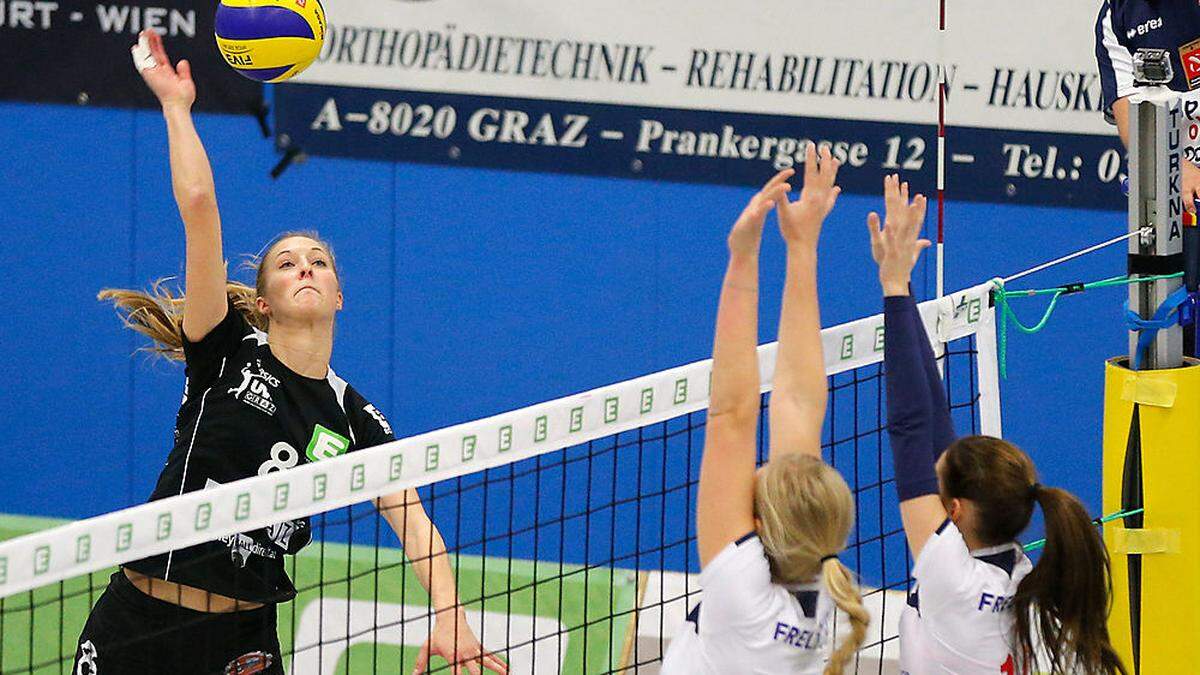 Volleyballerin und Schülerin Daniela Katz (li.) spielt bei den ATSC Wildcats