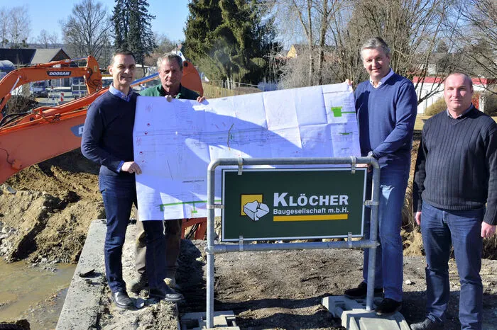 Der Brückenneubau wurde von den beiden Gemeinden Neudau mit Bürgermeister Wolfgang Dolesch (links) und Burgauberg-Neudauberg mit Bürgermeister Wolfgang Eder (2. v. r.) in den vergangenen Jahren massiv vorangetrieben.