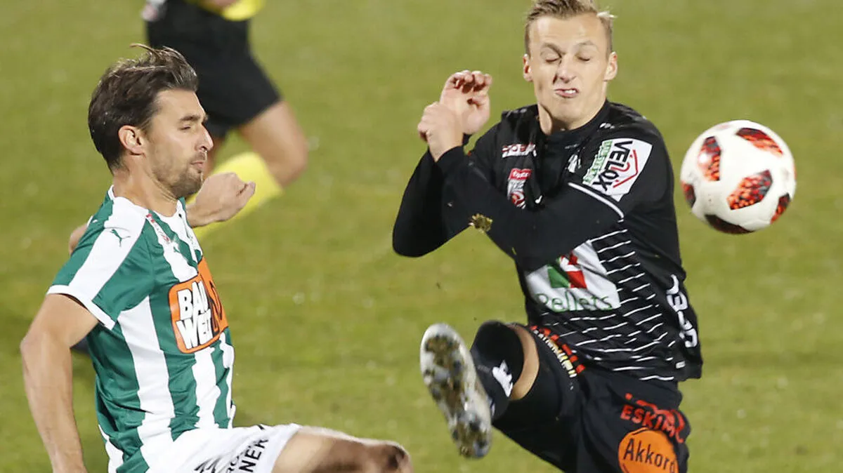 Der WAC (rechts) Ritzmaier musste sich gegen Mattersburg mit einem 2:2 begnügen.