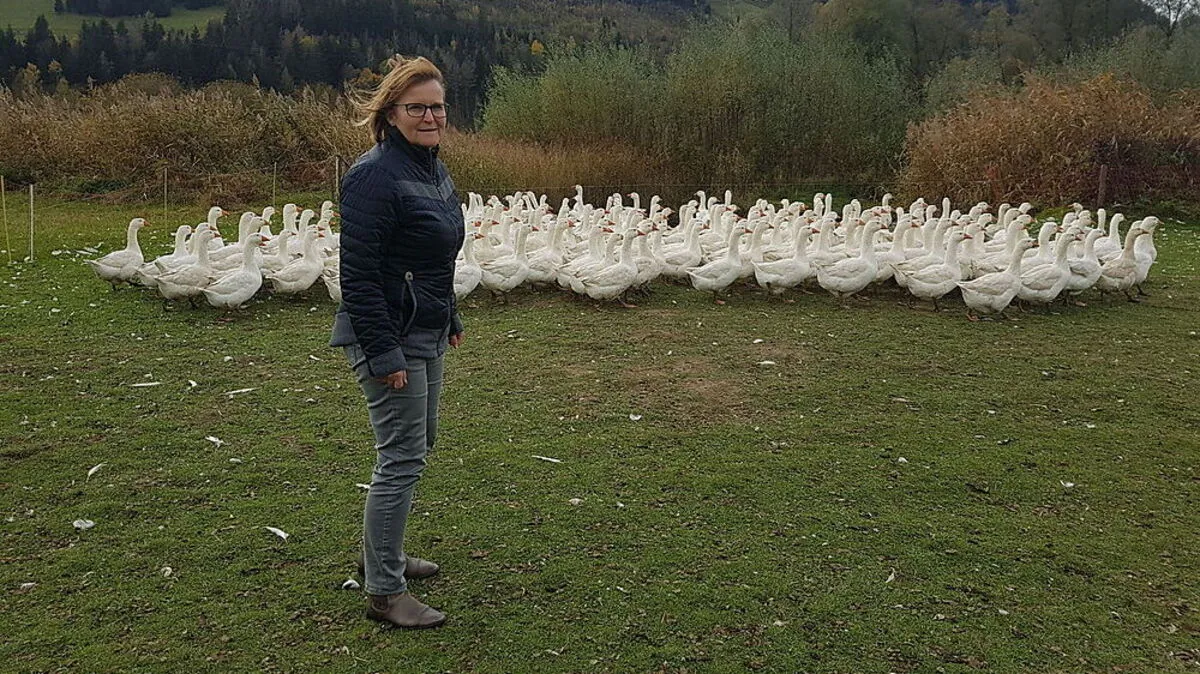 Kathrin Grillitsch mit ihrer schnatternden Herde