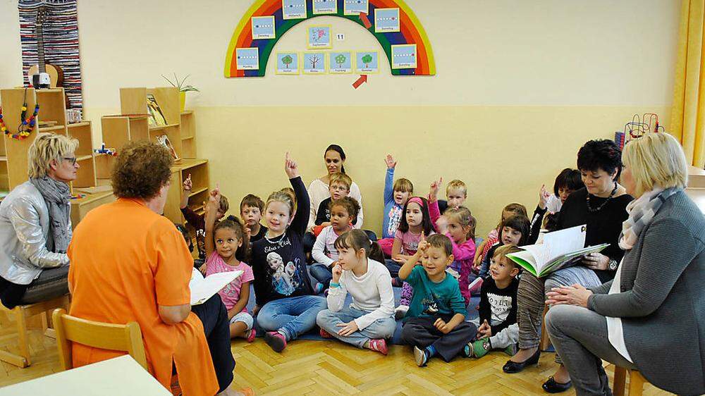 Waltraud Jann stellte ihr Buch im Rauscherpark-Kindergarten vor.