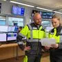 Haben die Reduktion der CO2-Emission im Blick: Schichtmeister Bernhard Supanz und Produktionscontrollerin Katharina Dohr