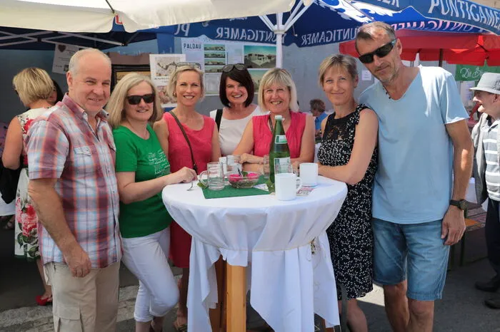 Das Fest begann mit dem Einmarsch der Marktmusikkapelle Paldau. Um 11 Uhr eröffnete Bürgermeister Karl Konrad das Fest.