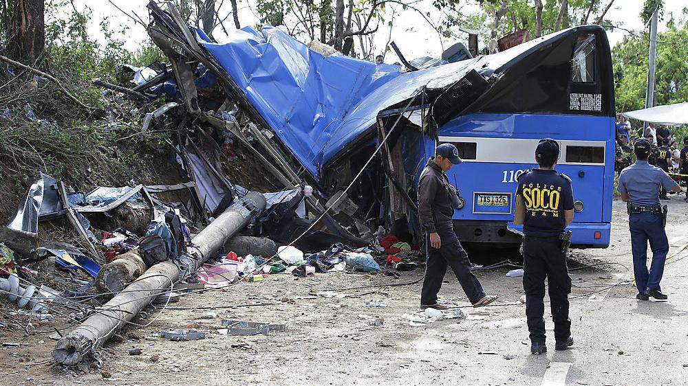 Schüler und Fahrer starben bei Busunglück auf den Philippinen