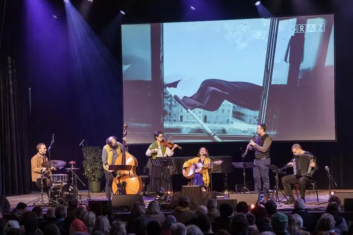 Isabel Frey & Band widmeten sich mit Hingabe der jiddischen Musik widmen