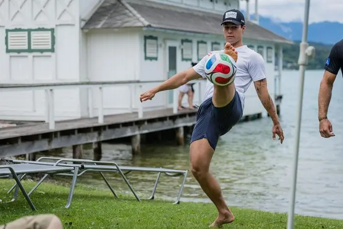Lukas Feurstein kann es auch mit dem Ball