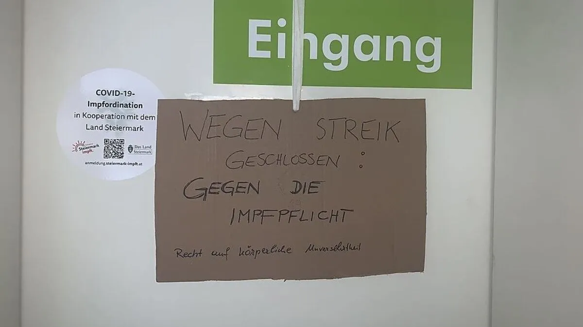 Ein Schild mit einer klaren Message hing am Mittwochnachmittag an der Ordinationstür von Nikola Albrecht