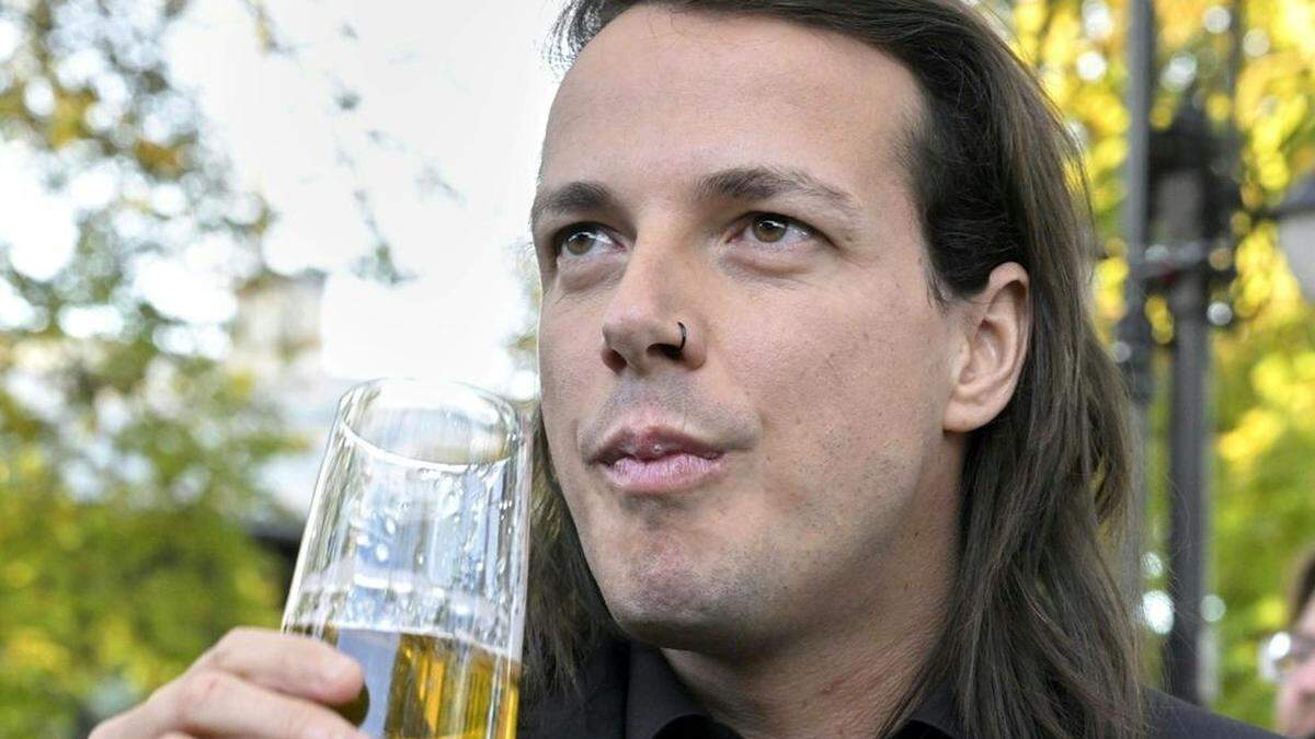 Scheidet online zu gut ab: Bierpartei-Chef Dominik Wlazny