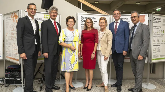 Mit der Ausstellung möchte die Hochschulkonferenz zeigen, dass es nur gemeinsam geht. 