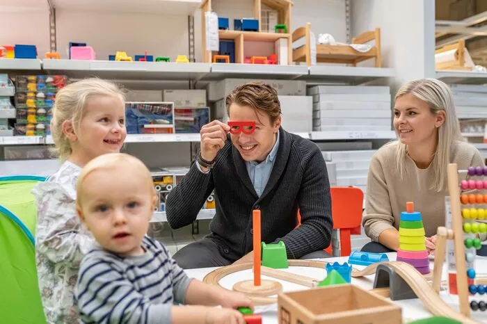 wird viel erledigt: Gegessen und eingekauft natürlich - oder aber nur mit den Kindern zum Spielen.