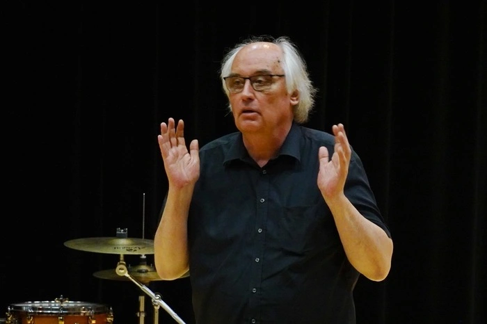 ... auch beim hervorragenden Musikpädagogen und großartigen Musiker Georg Ludvik, der seinem Schüler zu seinen internationalen Konzerterfolgen gratulierte.