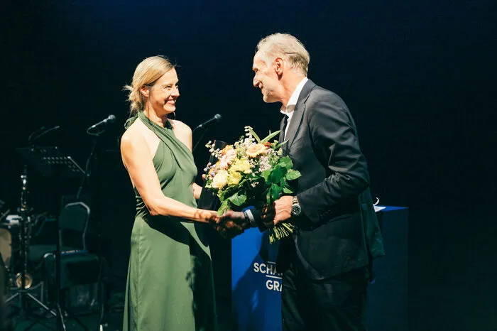 Das Stipendium wird an den 2017 verstorbenen Theatermacher, Autor und Regisseur Ernst M. Binder verliehen ...