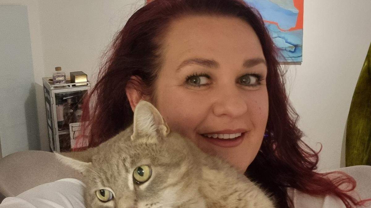 Tierschutzreferentin Claudia Schönbacher (KFG) mit ihrer Katze &quot;Miss Piggy&quot;