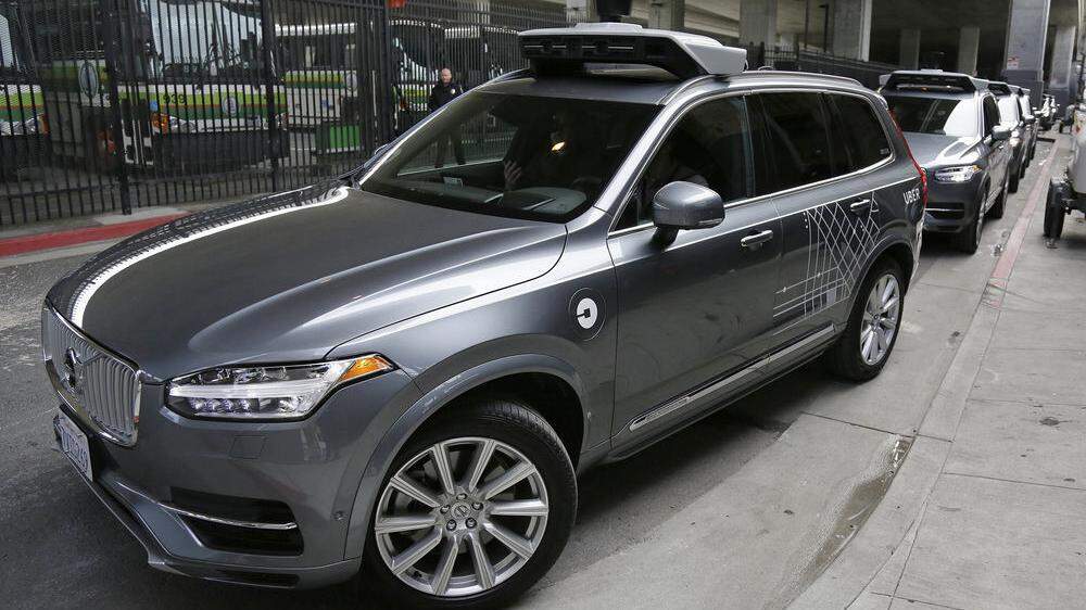 Uber will autonom fahrende Autos vorerst in der Garage lassen