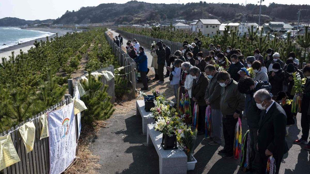 Schweigeminute zehn Jahre nach Fukushima-Katastrophe