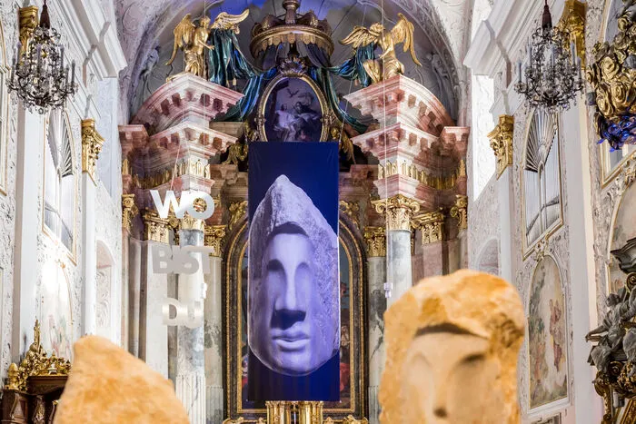 Eröffnet wird das Kunstprojekt im Klagenfurter Dom im Rahmen des Aschermittwochgottesdienstes durch Diözesanbischof Josef Marketz.