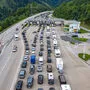 Am kommenden Wochenende werden an den Grenzübergängen zu Österreich wieder Staus erwartet. Mit einem Chaos wie am vergangenen Wochenende beim Karawankentunnel  rechnet der ÖAMTC aber nicht