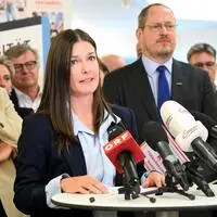 Arbeitnehmer-Verhandlungsleiterin Linda Keizer (GPA) und Handelsobmann Rainer Trefelik (WKÖ Handel)