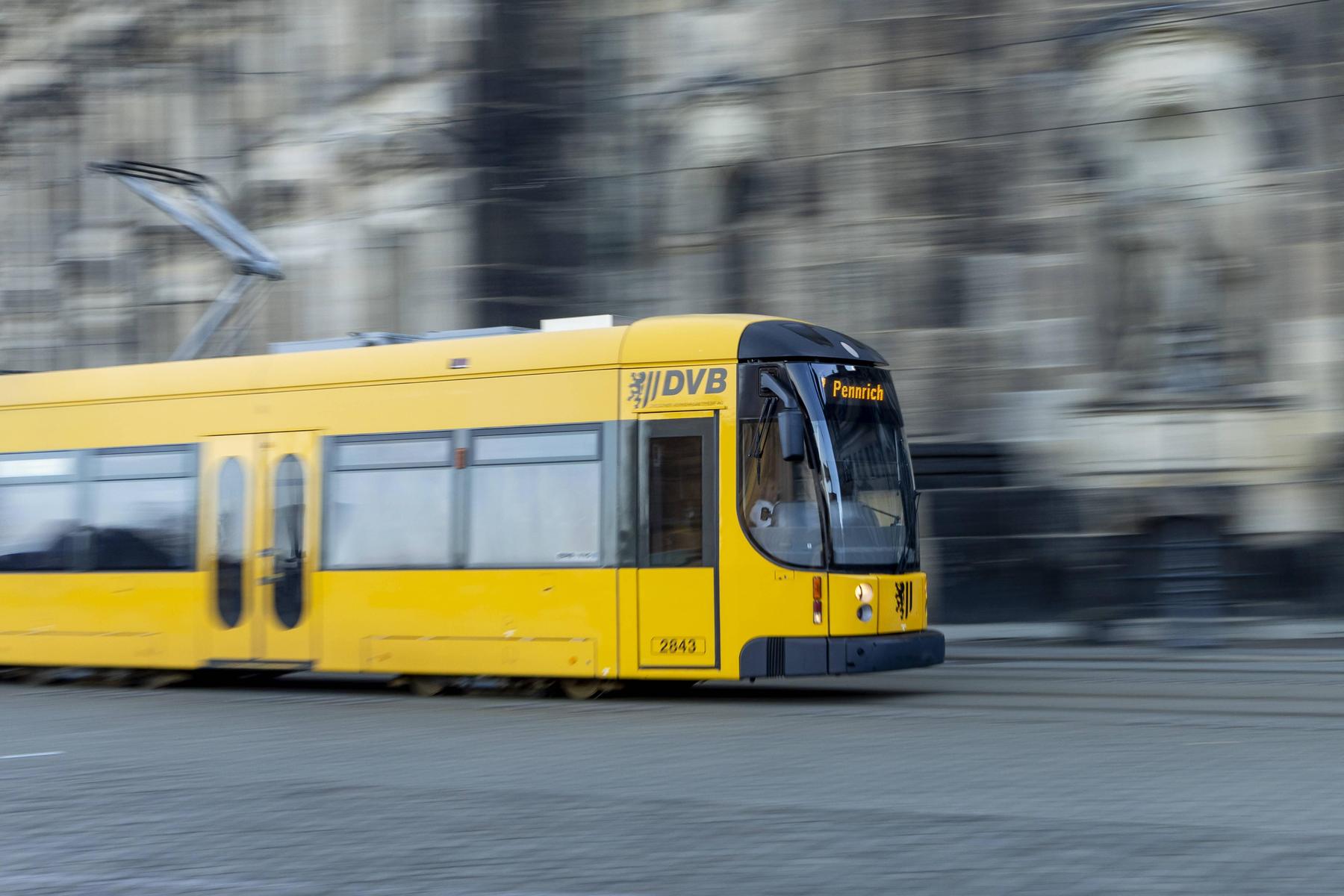 Messerattacke in Dresdner Straßenbahn: Zweiter Verdächtiger gefasst