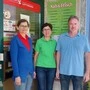 Ladenschluss beim Kaufhaus Hirzabauer in Miesenbach: Die Betreiber Gerlinde und Reinhold Hirzabauer mit Erika Käfer (links), eine der beiden Angestellten