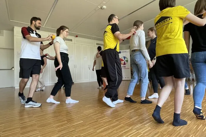 Das Team Dornau bereitet sich gemeinsam mit den Schülern auf die Sommerspiele vor.