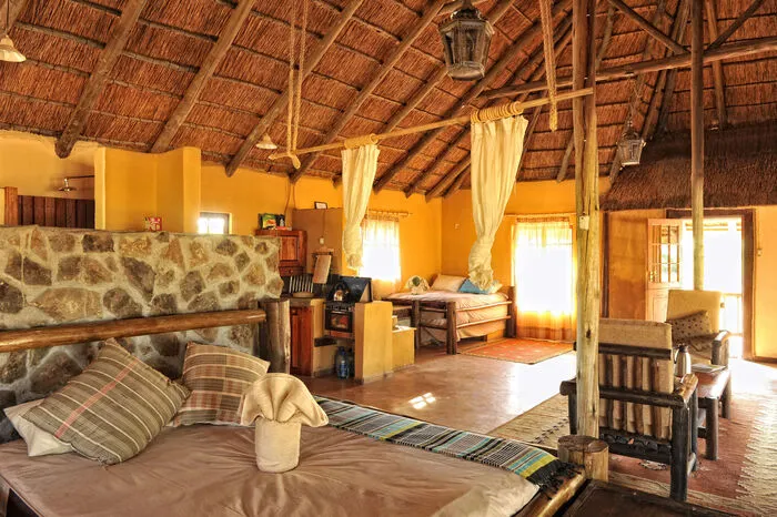 Flugsafari in Botswana. Außerdem besteht auch hier die Möglichkeit, Safaris zu Fuß zu unternehmen sowie an Vogelbeobachtung, Bootsfahrten und Angel-Safaris teilzunehmen.Infos gibt es hier