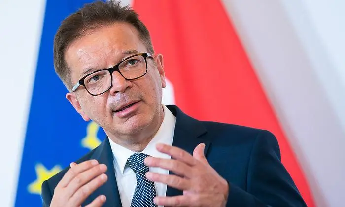 AMS-Modell überarbeiten: Sozialminister Rudolf Anschober (Grüne) 