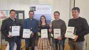 Harald Lieleg, Hannes Sabathi, Carina Sternat, Karl Pronegg und Johann Skringer jun. sind fünf der acht Weinbauern, die im April zu Kulturbotschaftern werden