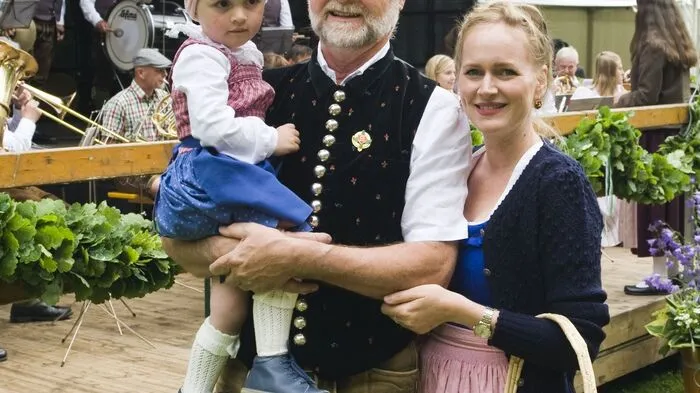 Hilfreich sein allezeit ist der Oberlandler Freud’. Mit diesem Leitsatz begrüßte G’sundbauer Andreas Aigner die Gäste, Freunde, Gönner und Spender der Knittelfelder Oberlandler zum 18. Kirta wie mit einem herzlichen G’sund!