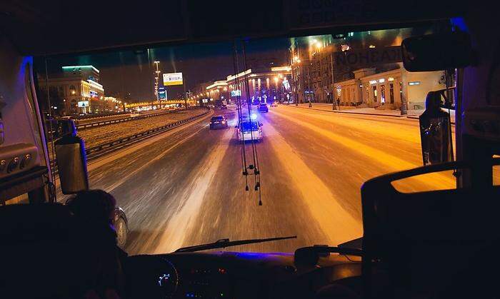 Mit Blaulichteskorte wurde der Teambus durch Moskau geschleust 