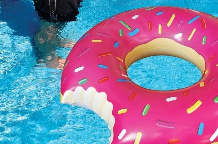 Bade-Donut von Big Mouth Toys um 19 Euro.
