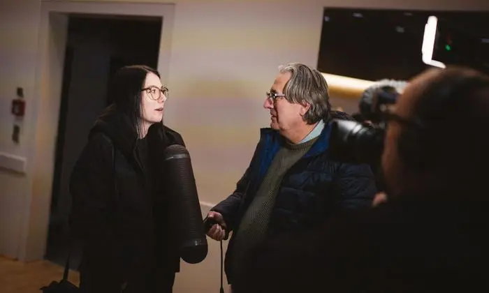 ORF-Reporter Robert Hippacher im Interview mit Aylin Pargger