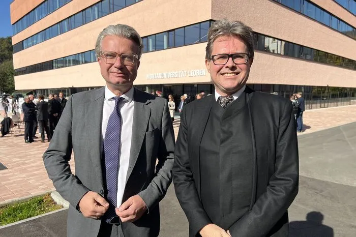 Landeshauptmann Christopher Drexler und Wissenschaftsminister Martin Polaschek bei der Eröffnung des neuen Studienzentrums, das insgesamt 31 Millionen euro gekostet hat.