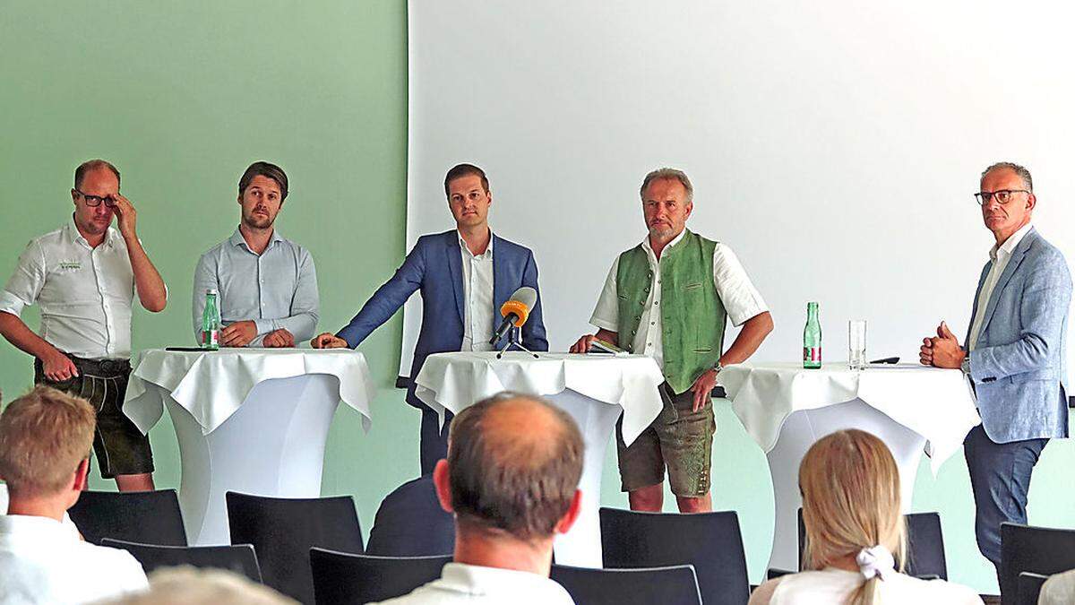 Appellierten an die künftig 4200 Tourismusinteressenten: Mathias Schattleitner, Franz Eisl, Thomas Reingruber, Siegfried Keinprecht und Arnold Oberacher